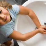 طريقة غسل اليدين للاطفال